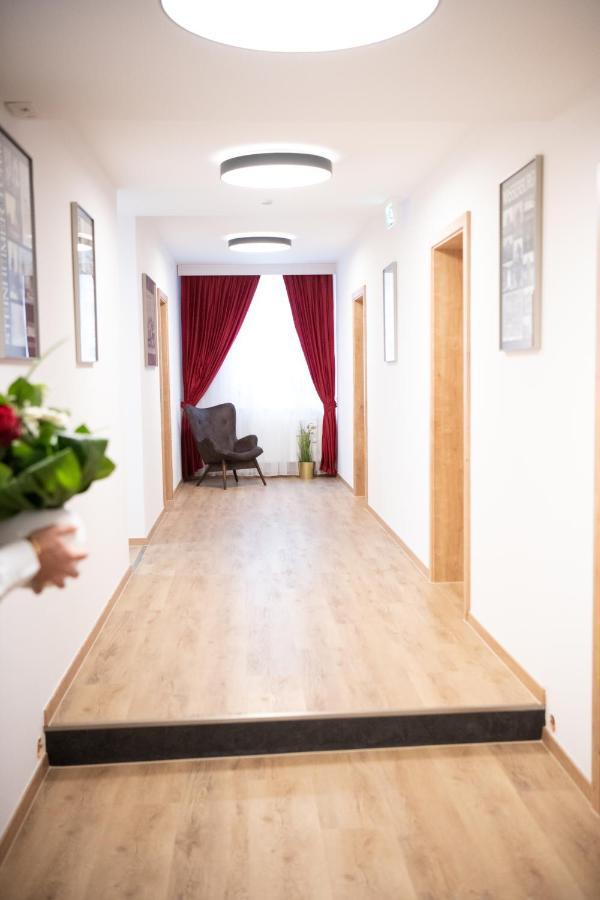 Hotel Zu Den Drei Kronen Seligenstadt Dış mekan fotoğraf