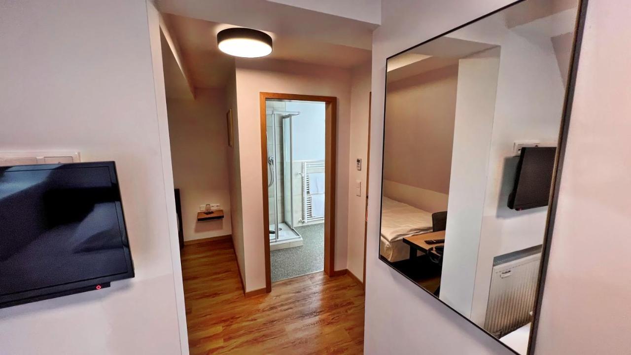 Hotel Zu Den Drei Kronen Seligenstadt Dış mekan fotoğraf