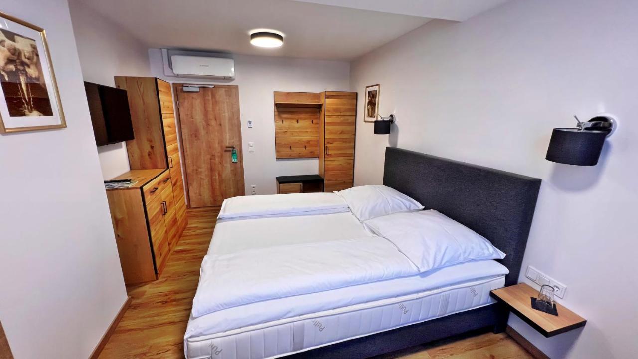 Hotel Zu Den Drei Kronen Seligenstadt Dış mekan fotoğraf