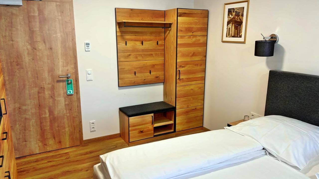 Hotel Zu Den Drei Kronen Seligenstadt Dış mekan fotoğraf