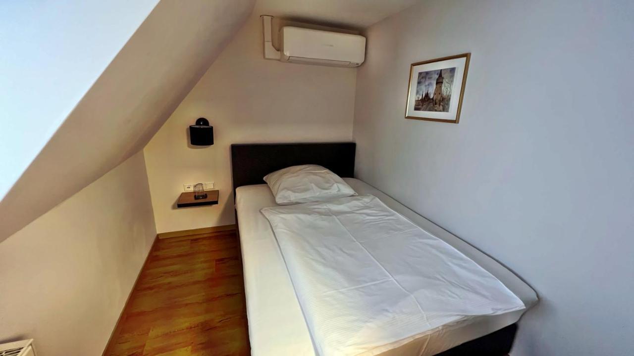 Hotel Zu Den Drei Kronen Seligenstadt Dış mekan fotoğraf