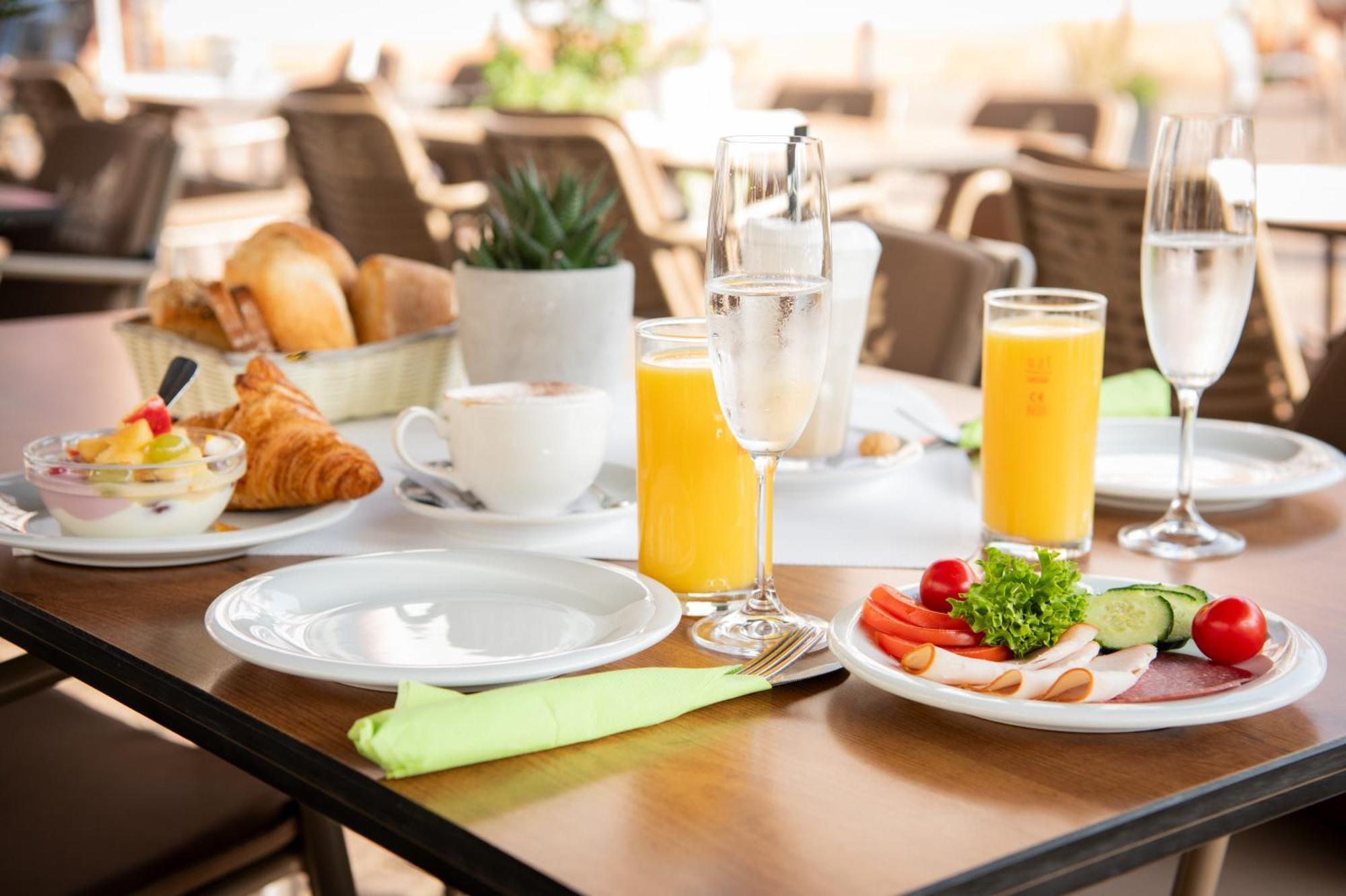 Hotel Zu Den Drei Kronen Seligenstadt Dış mekan fotoğraf