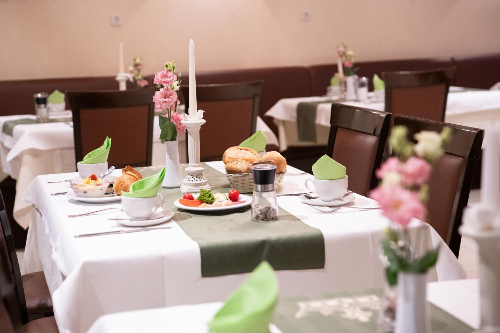 Hotel Zu Den Drei Kronen Seligenstadt Dış mekan fotoğraf